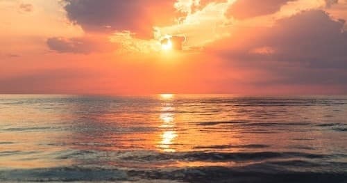 Sunset over calm Atlantic ocean at Florida Keys, scenic horizon