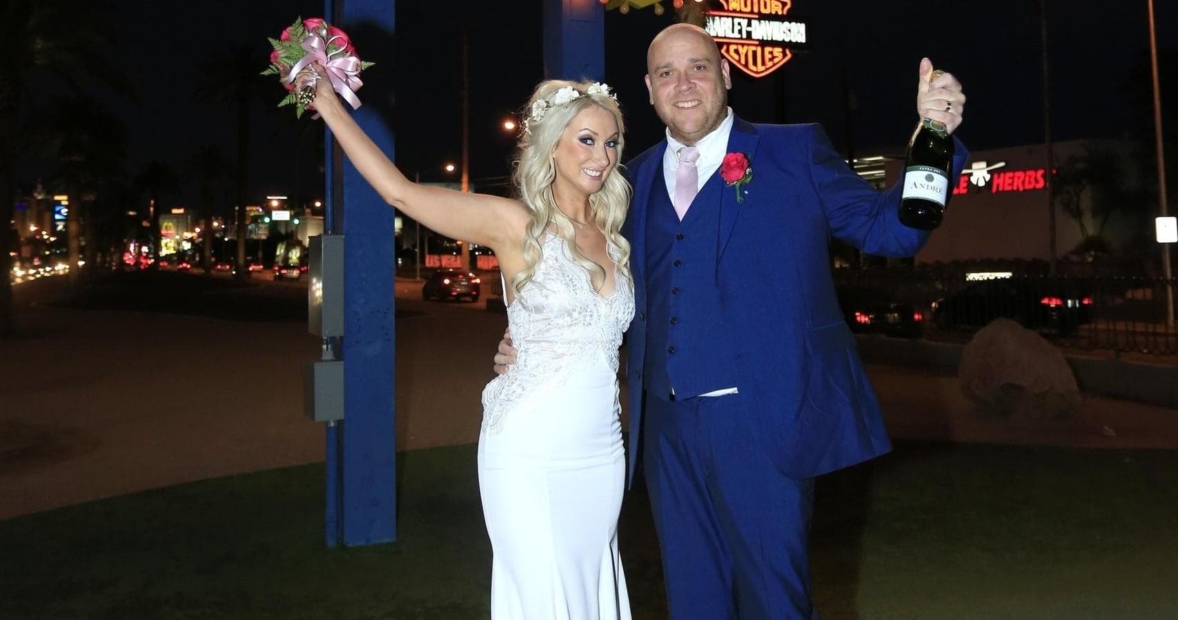 World Famous Las Vegas Sign Wedding in Vibrant Vegas