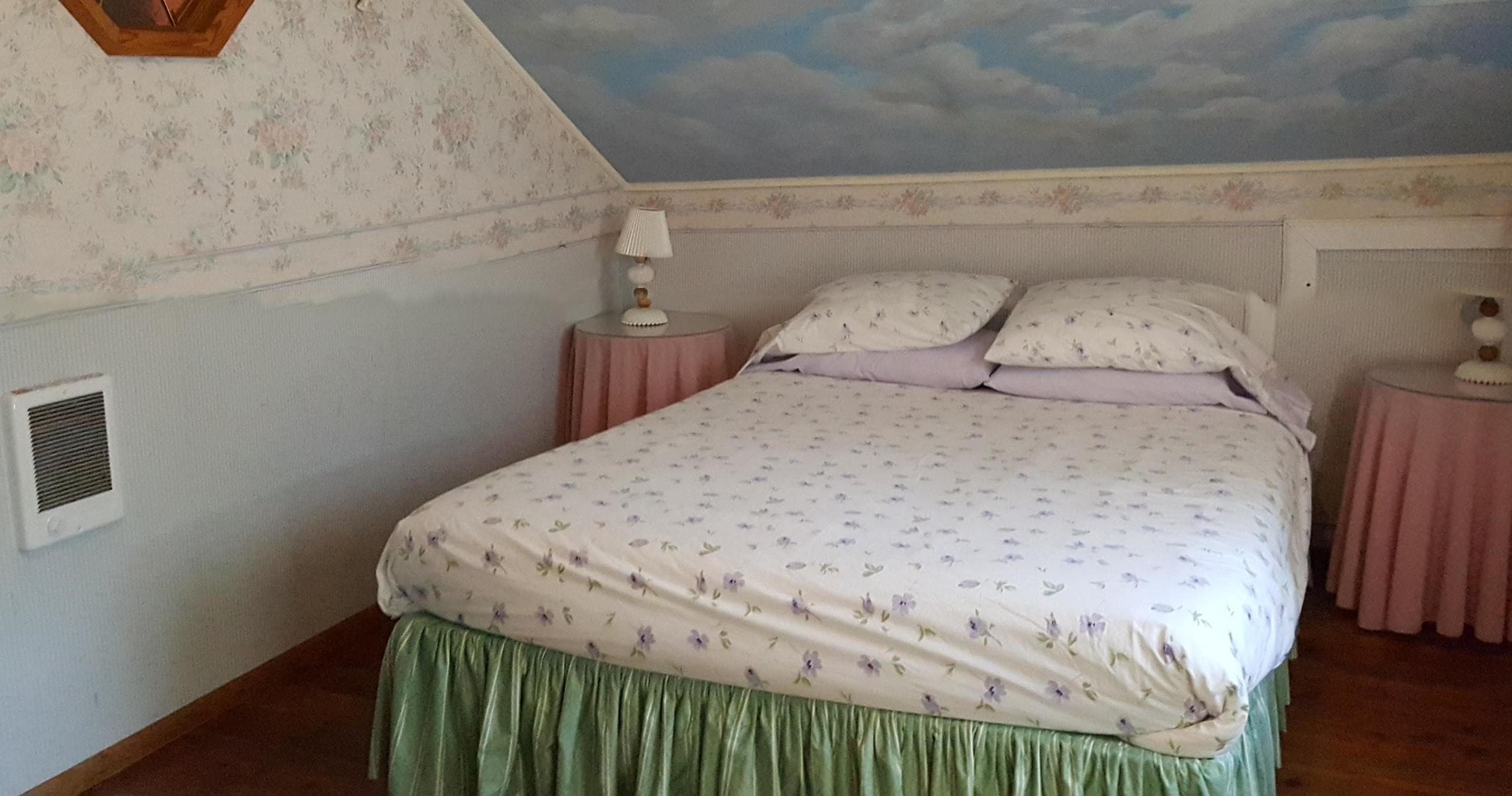 Relaxing Stays at AYH Ranch's Cloud 9 Suite Room