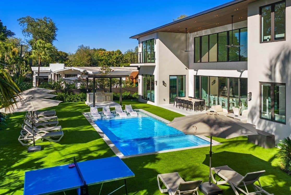 Villa Jasper Miami Shores — 9-Bedroom Luxury Mansion with Pool & Private Putting Green photo 3