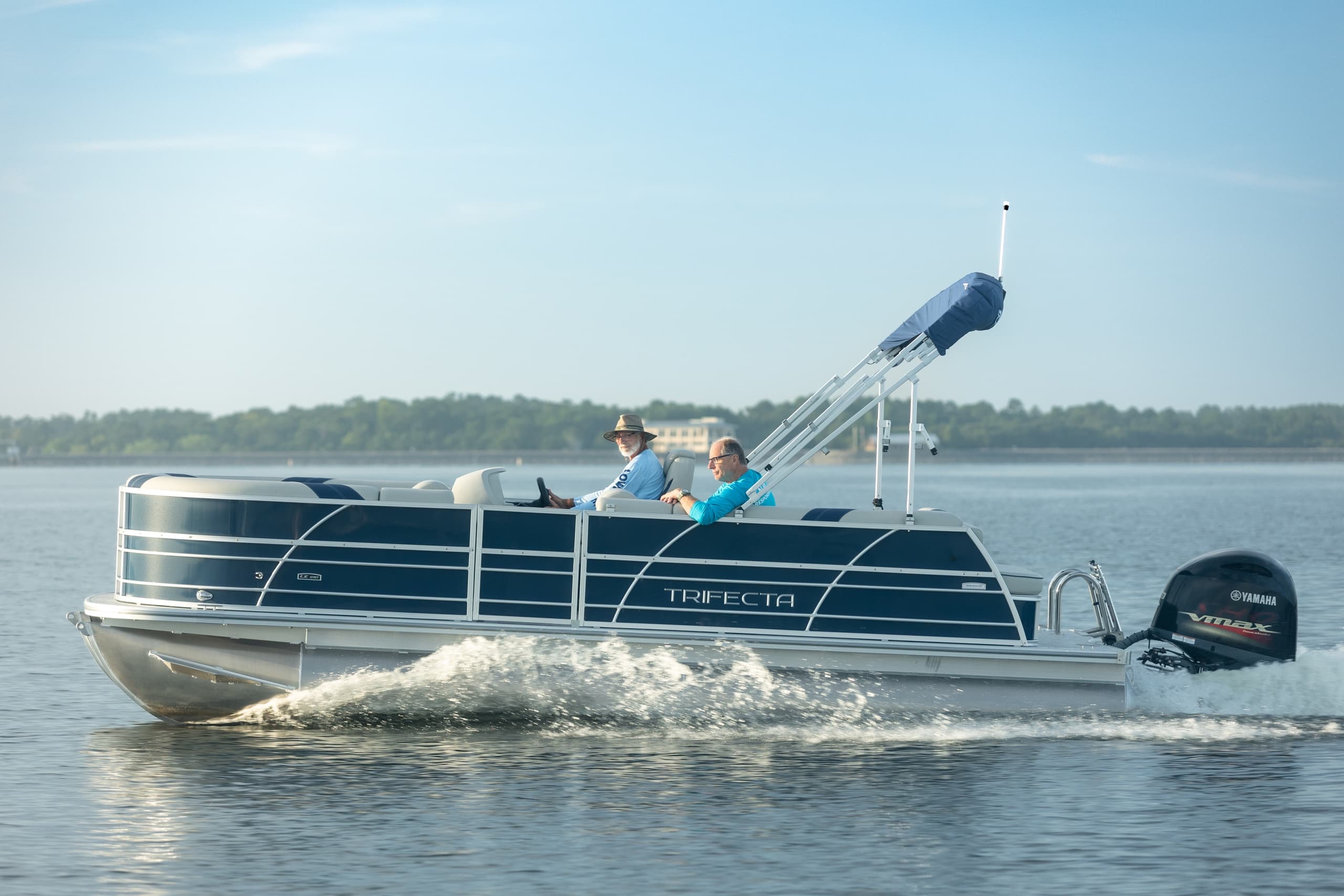 Explore Panama City Beach by Water: Luxury 12-Passenger Pontoon Rentals Near Shell Island
