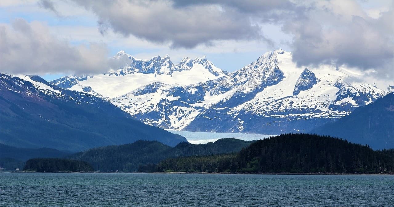 Tracy Arm Private Tour: Glacier Fjord & Wildlife Small-Boat Charter from Juneau