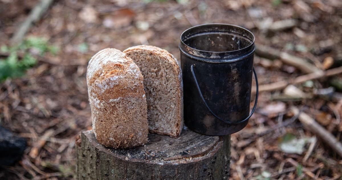 Outdoor Brood Bakken: Hands-On Dutch Oven Bread Baking at Leersum Veld