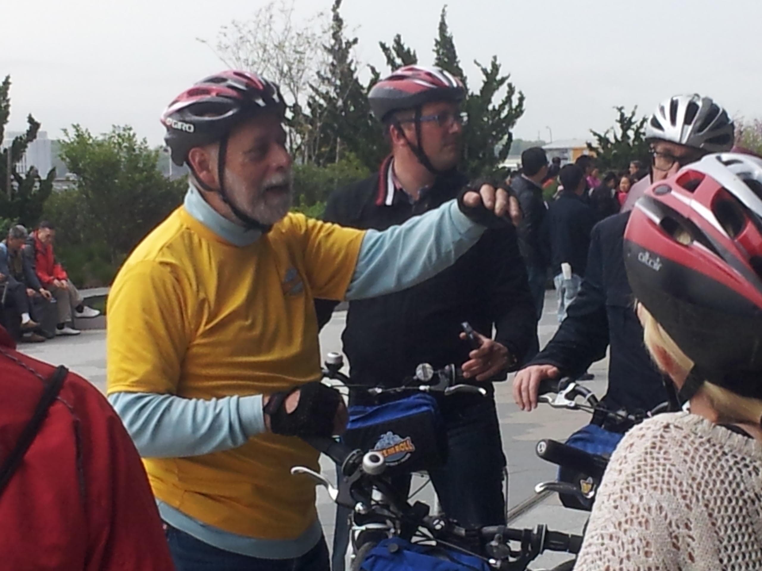 Bike Tour of Williamsburg & Greenpoint with Brooklyn Giro Bicycle Tours