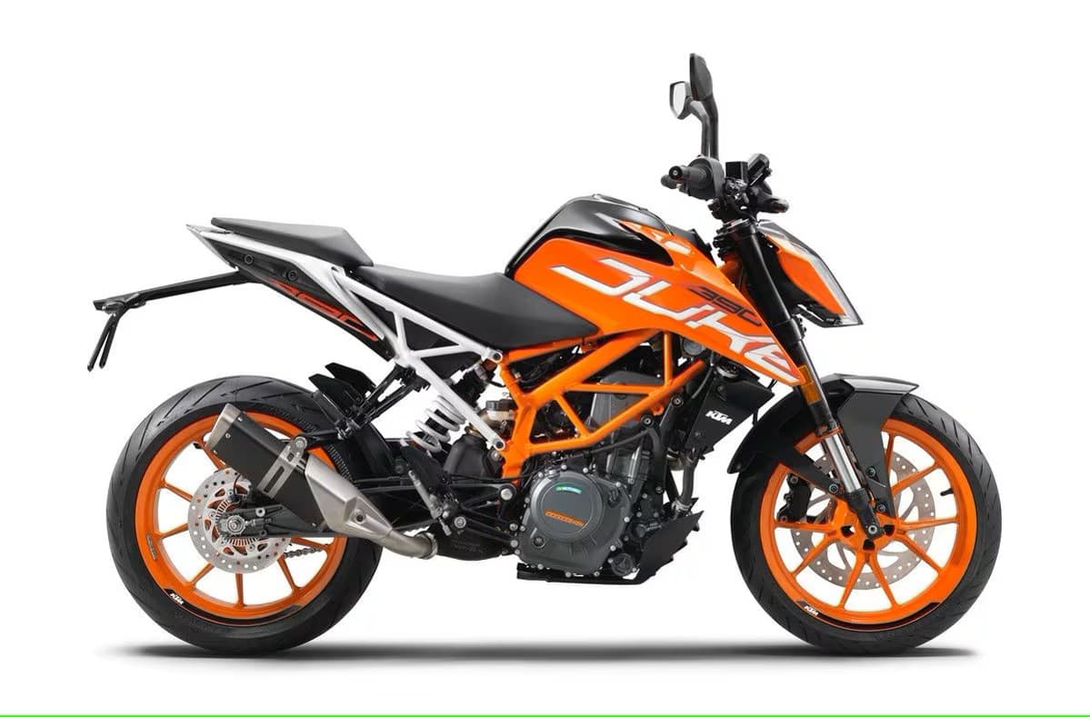 Ride Maui's KTM Duke 390 with AMS Motorcycle Lahaina