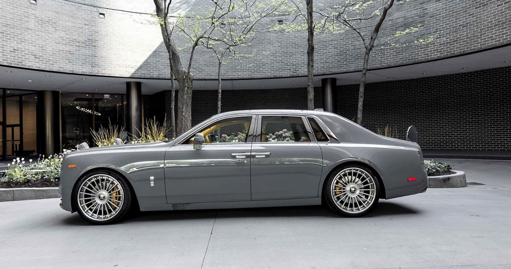 Luxury Car Rentals: Rolls-Royce Phantom Experience