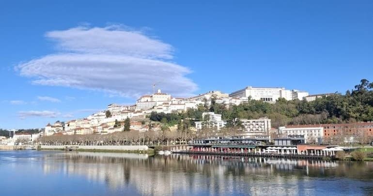 Luxury Mercedes Transfer from Coimbra to Belmonte — Private 2h15 Shuttle
