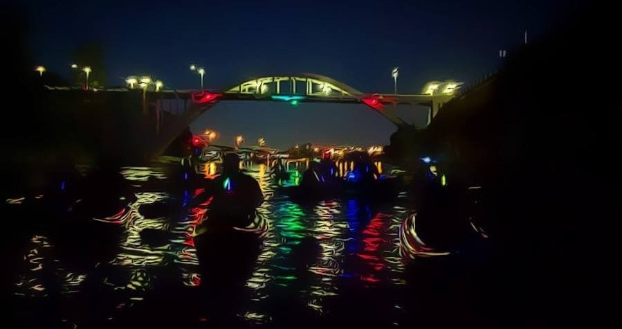 Moonlit Kayak: City Lights Night Paddle on the Willamette in Oregon City