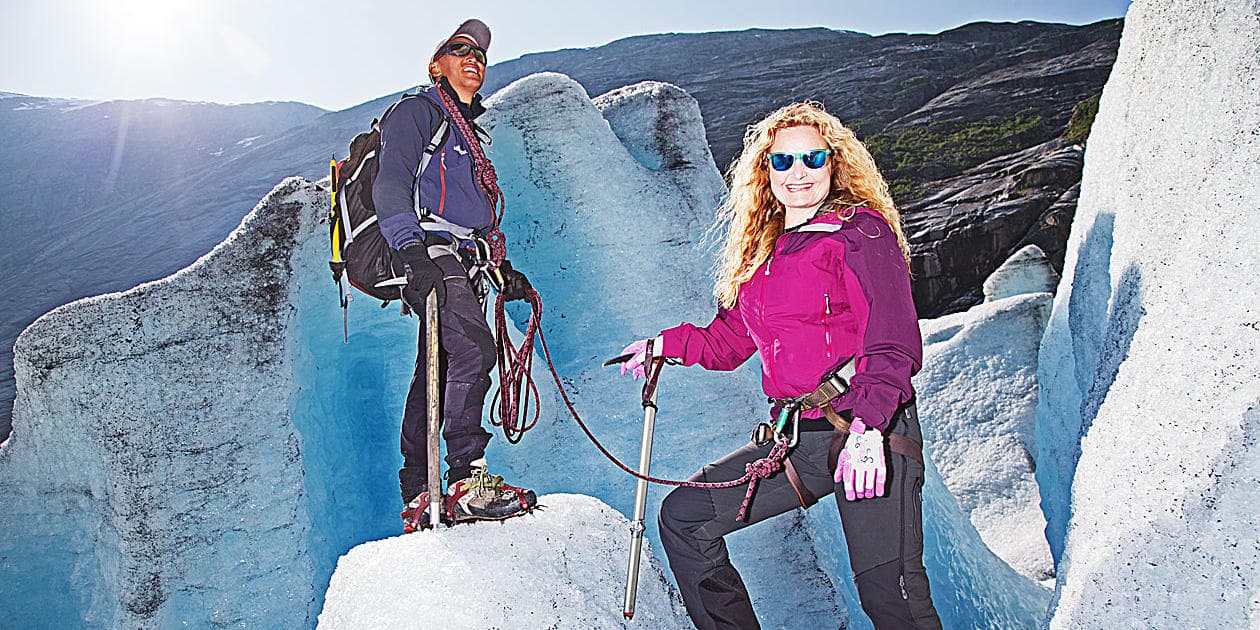 Deluxe Blue Ice Hike with Jostedalen Breførarlag