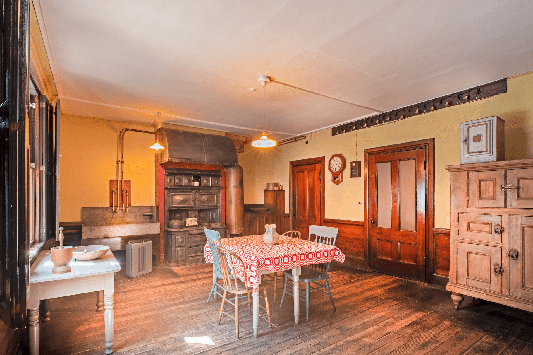 Exploring Little Women’s Legacy: Guided Tour at Boston’s Historic Gibson House