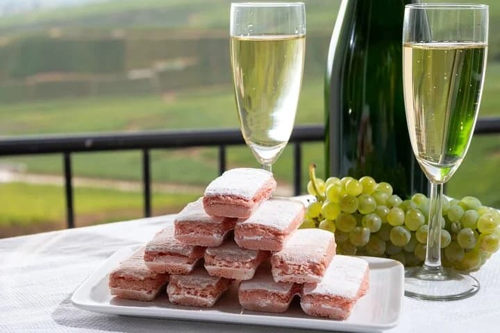 Luxury Wine & History Tour with First Class Concept in Reims
