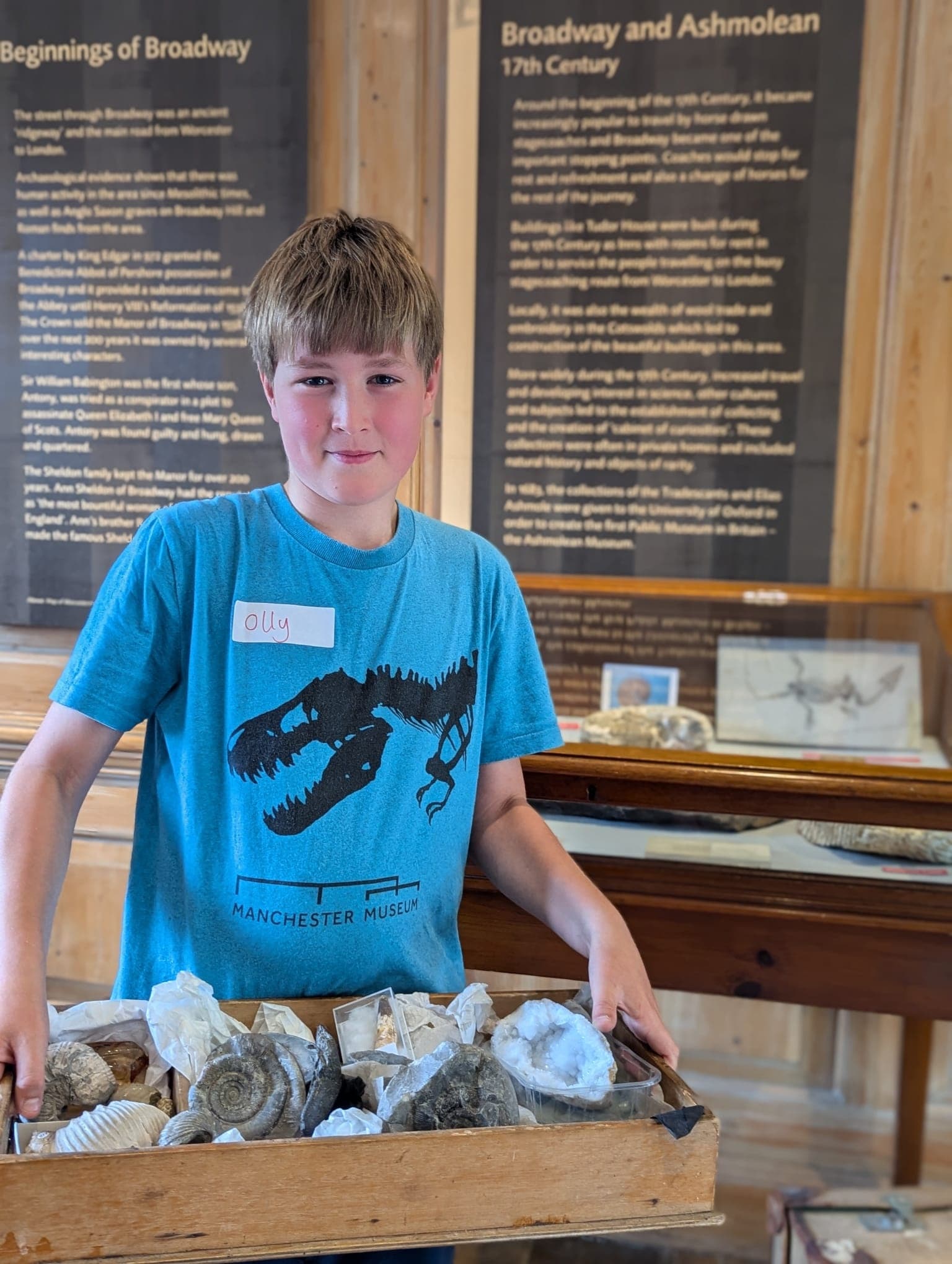 Handle Jurassic Fossils in Broadway: Fossil Workshop with Olly Peacop