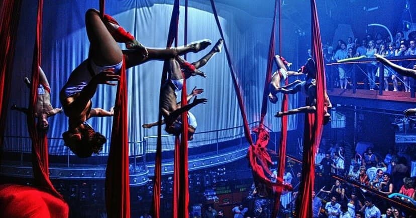Coco Bongo Bus Tour Experience in Playa del Carmen