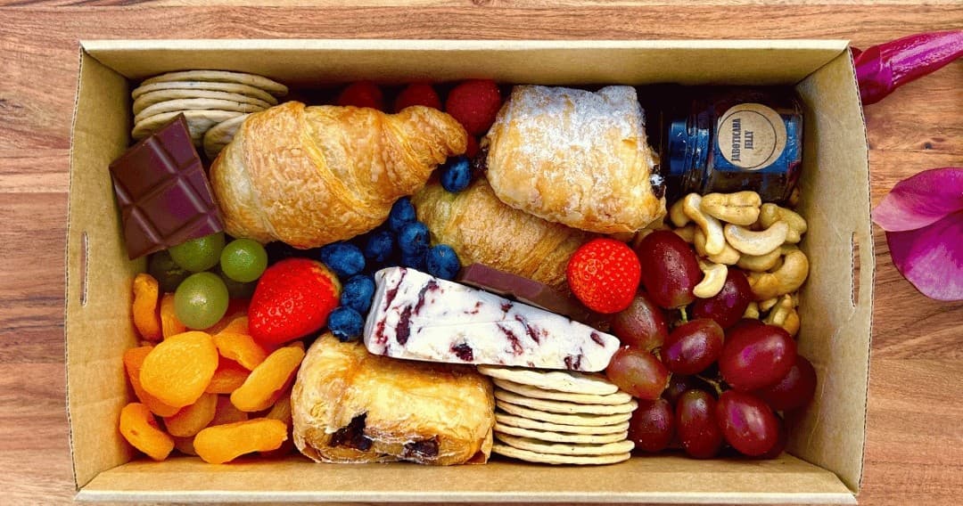 Outdoor Food & Snacking with Pedals and Picnics