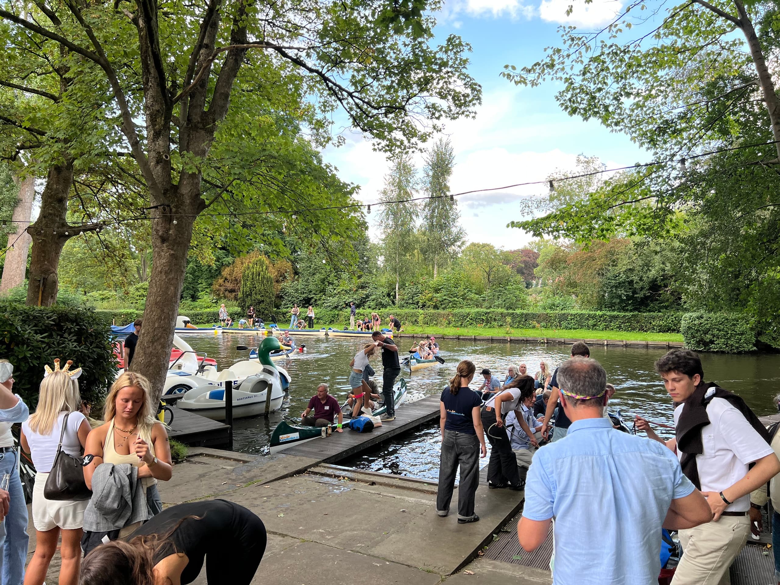 Paddle-and-Burger: Kanu & Burger Alster-Tour from KanuHelden in Hamburg photo 1