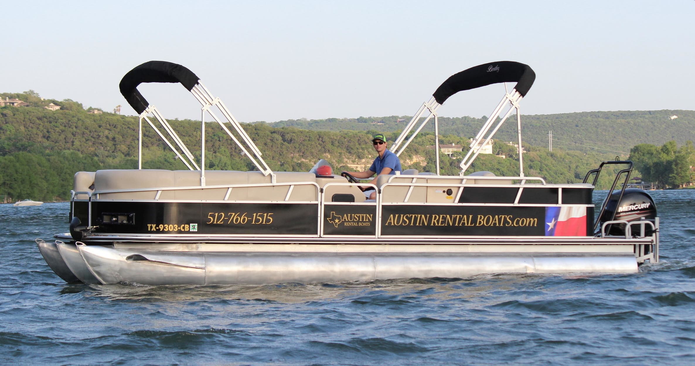 Experience the Magic of Lake Austin Lights: Festive Holiday Boat Cruises in Austin, Texas