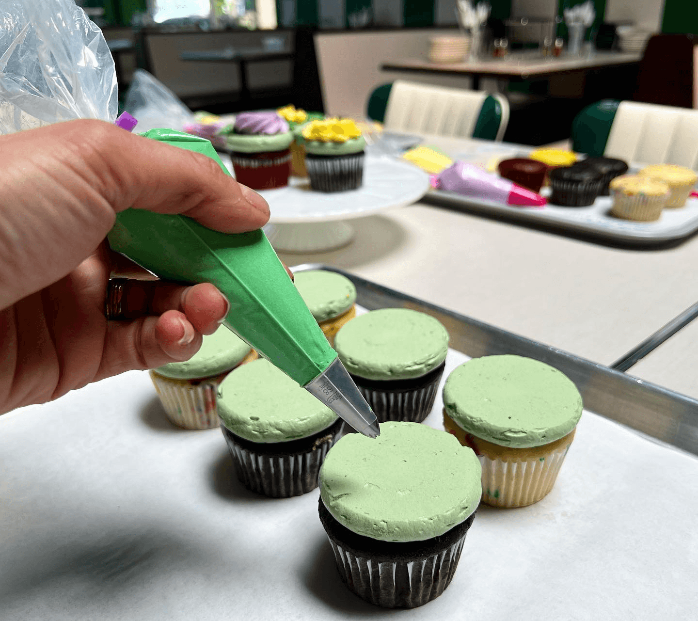 Cupcake Decorating Workshops at Buck Russell's in Wilmette