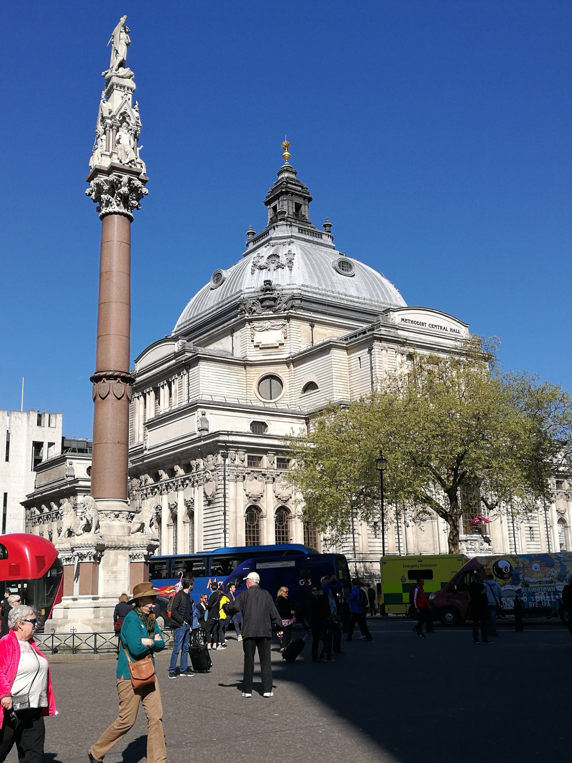 Royal London Walking Tour: Trafalgar to Buckingham — Panoramic City Stroll photo 3