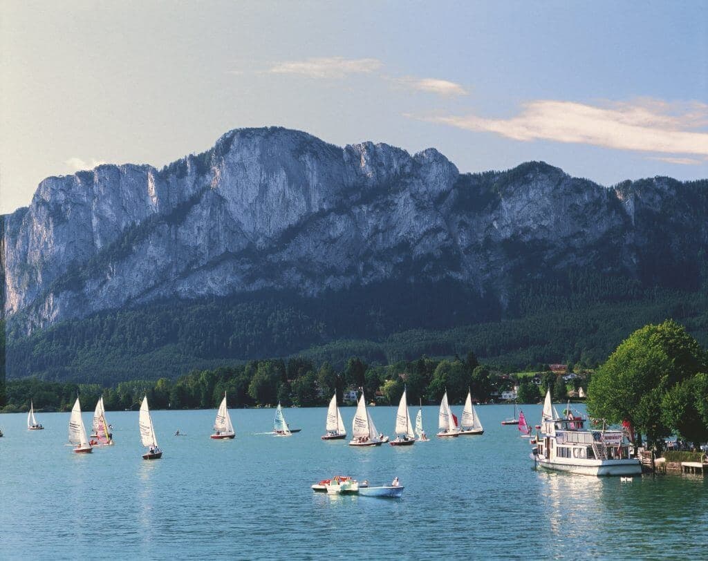 Explore Salzburg and Alpine Lakes: A Full-Day Adventure from Vienna