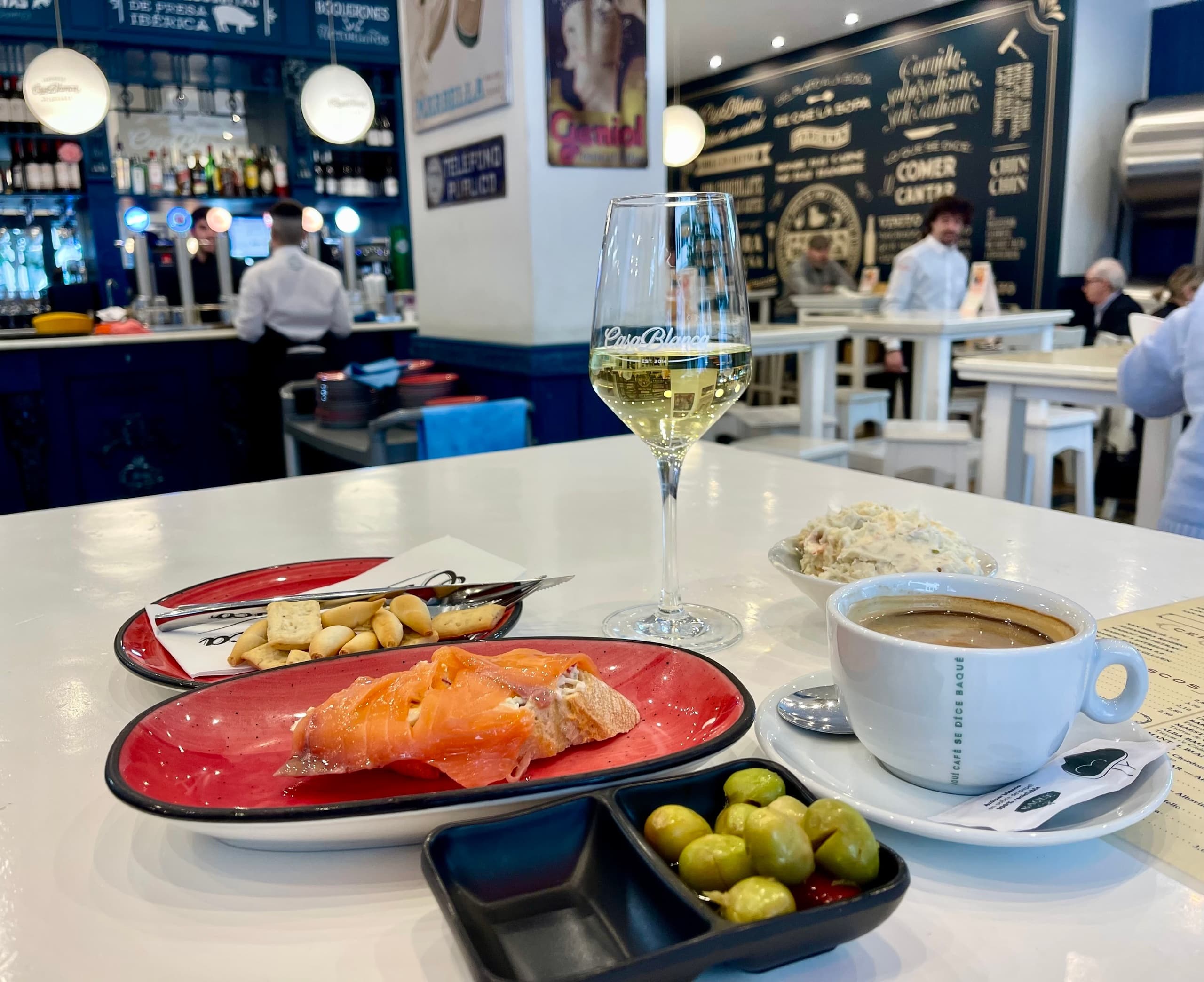 Paint Marbella: 4-Hour Sketch, Wine & Tapas Walk in the Old Town