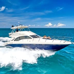 Miami Yacht Charters: Ocean View’s 60′ Sea Ray Flybridge