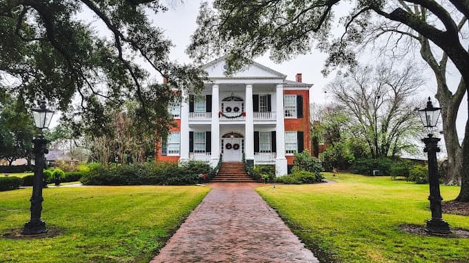 Discover Natchez’s Historic Elegance: Touring Rosalie, Stanton Hall, and Longwood
