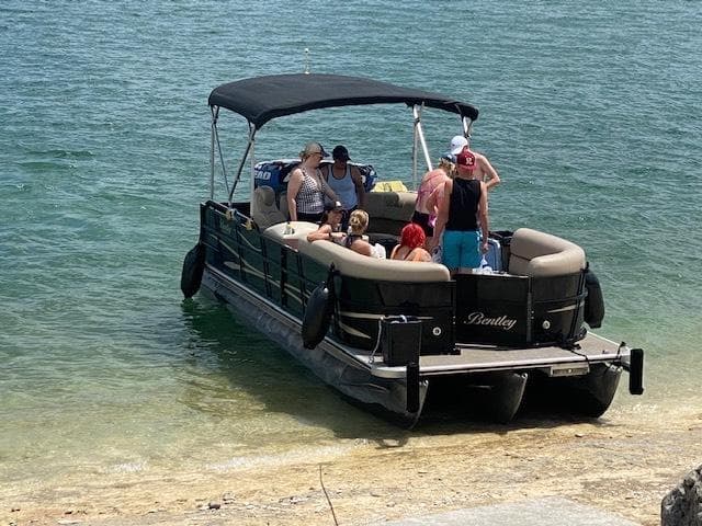 No Captain Bentley Tritoon: Ultimate Lake Austin Pontoon Fun