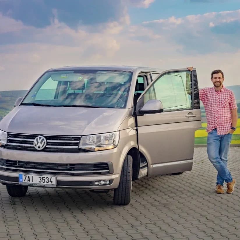 Seamless Prague Airport Transfer with Personal Guide