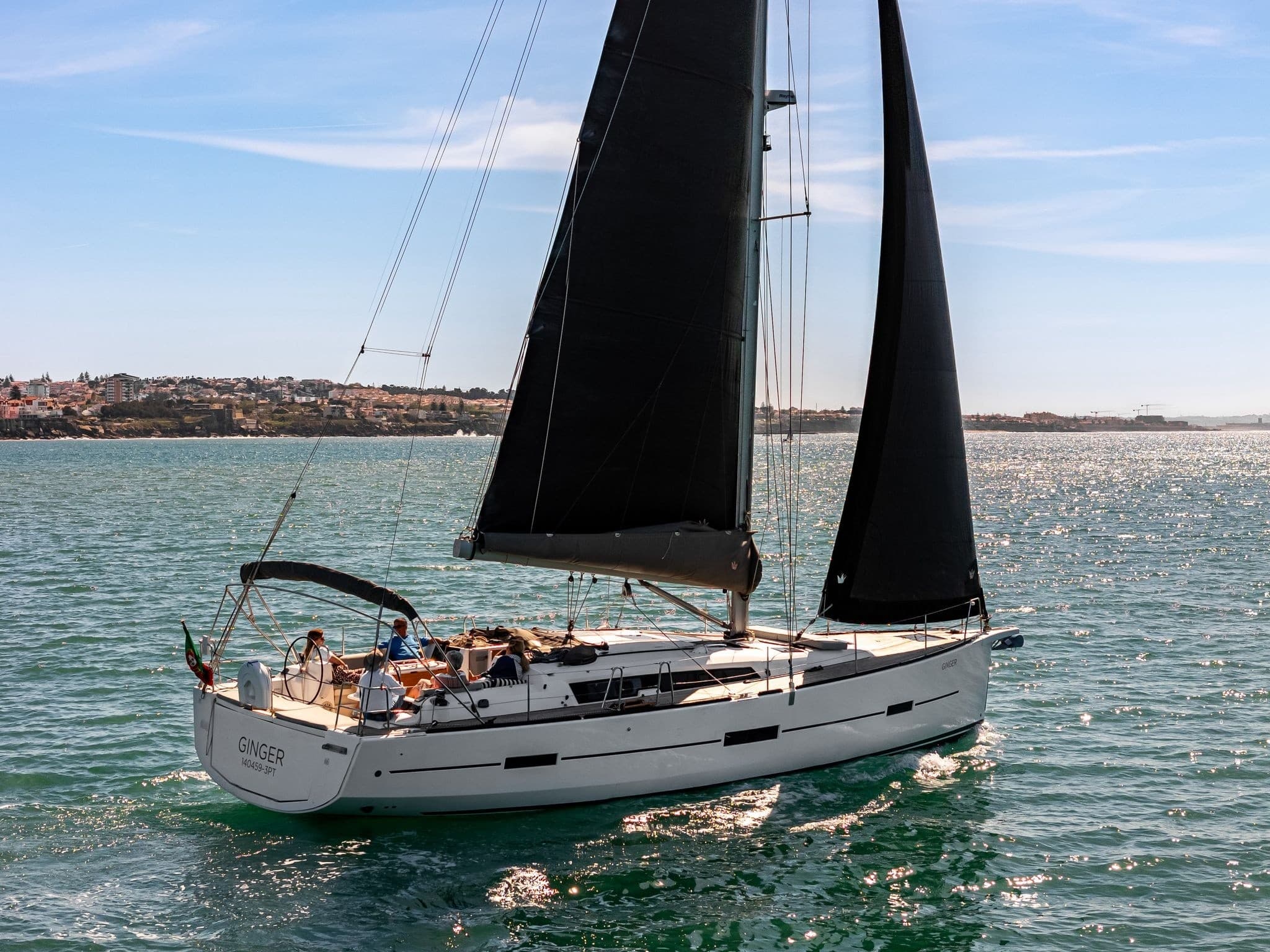 Dufour Private Charter in Cascais: Four-Cabin Boat with Wi‑Fi and Menus