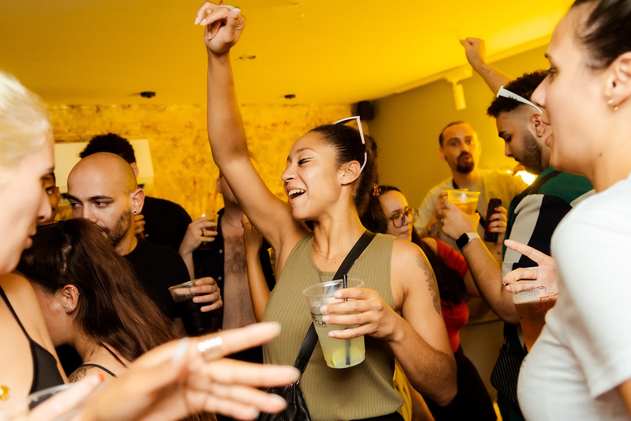 Lisbon Pub Crawl: Nightlife Along the Tagus — Bars, Rooftops & Local Drinks