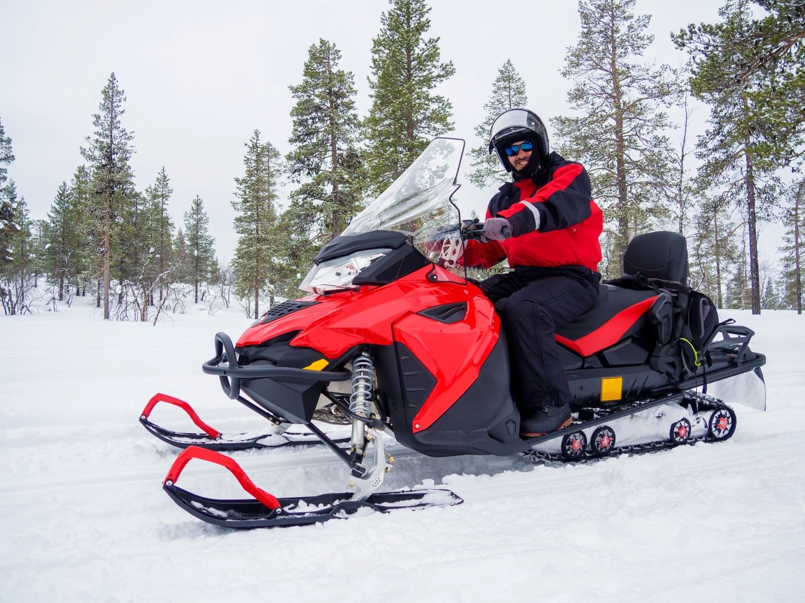 Winter Wilderness & Snowmobile Safari in Rovaniemi