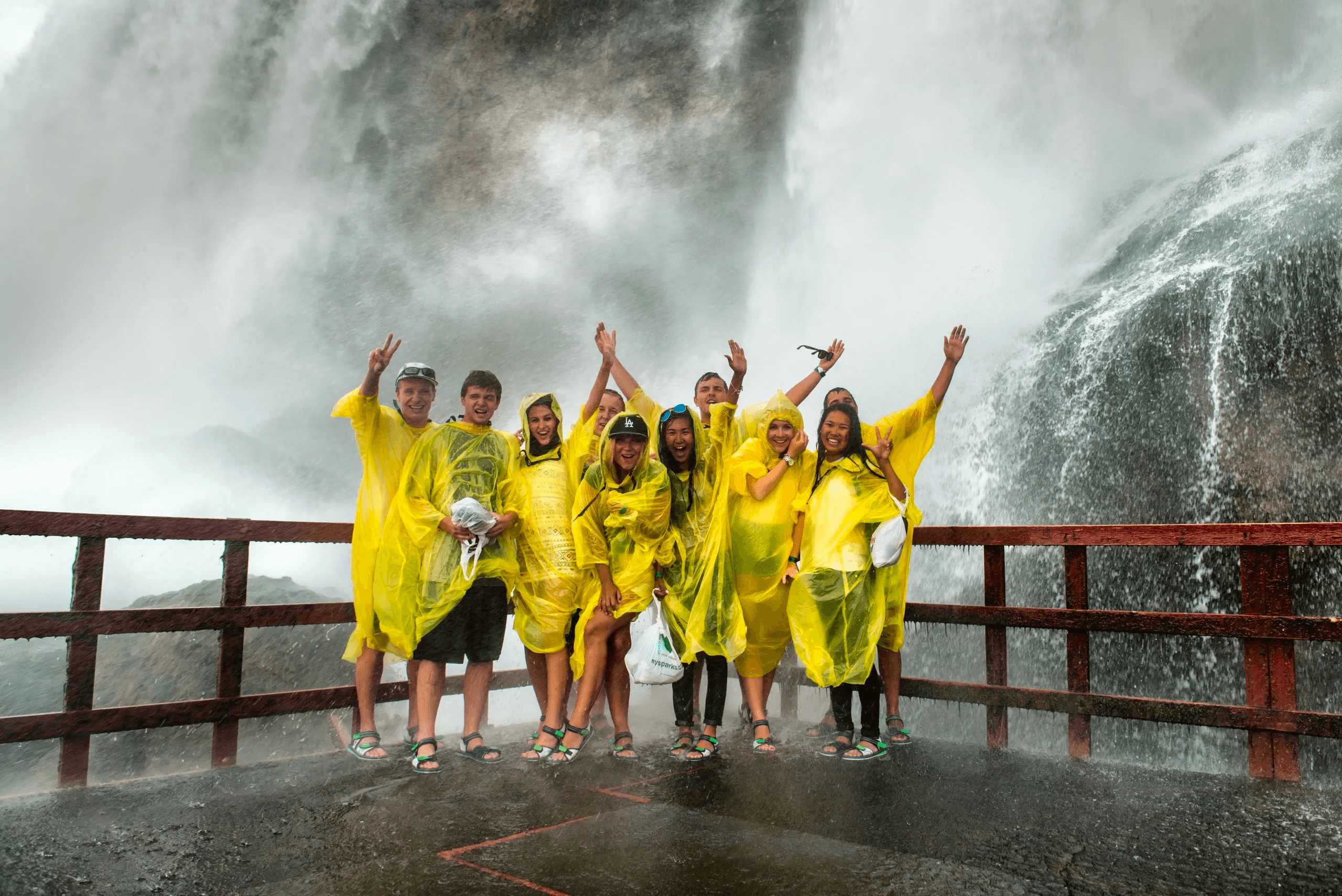 Water-Activities & Sightseeing with Zoom Tours at Niagara Falls