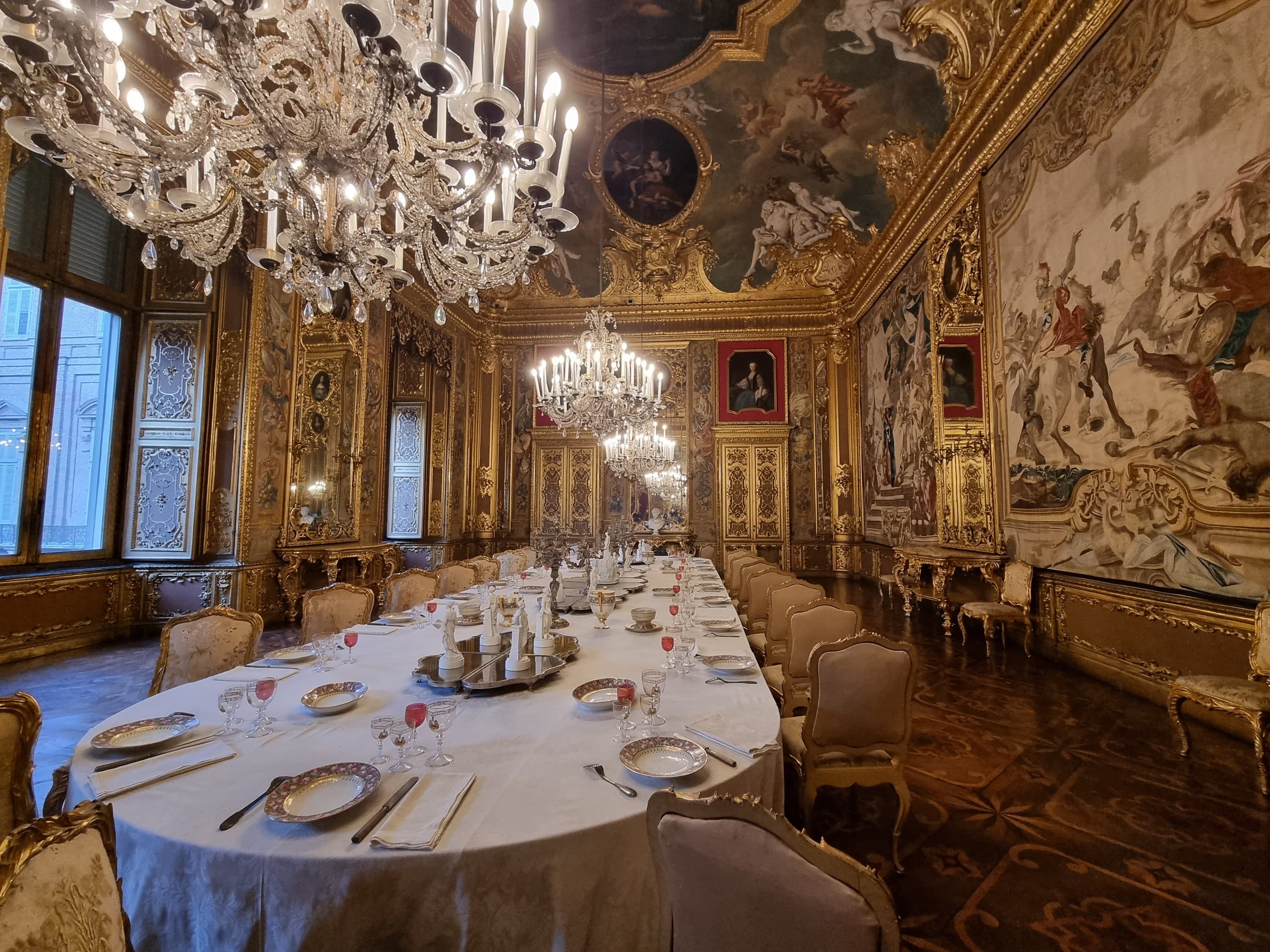 Guided Palace Tour & City Circuit with Hidden Experiences in Turin