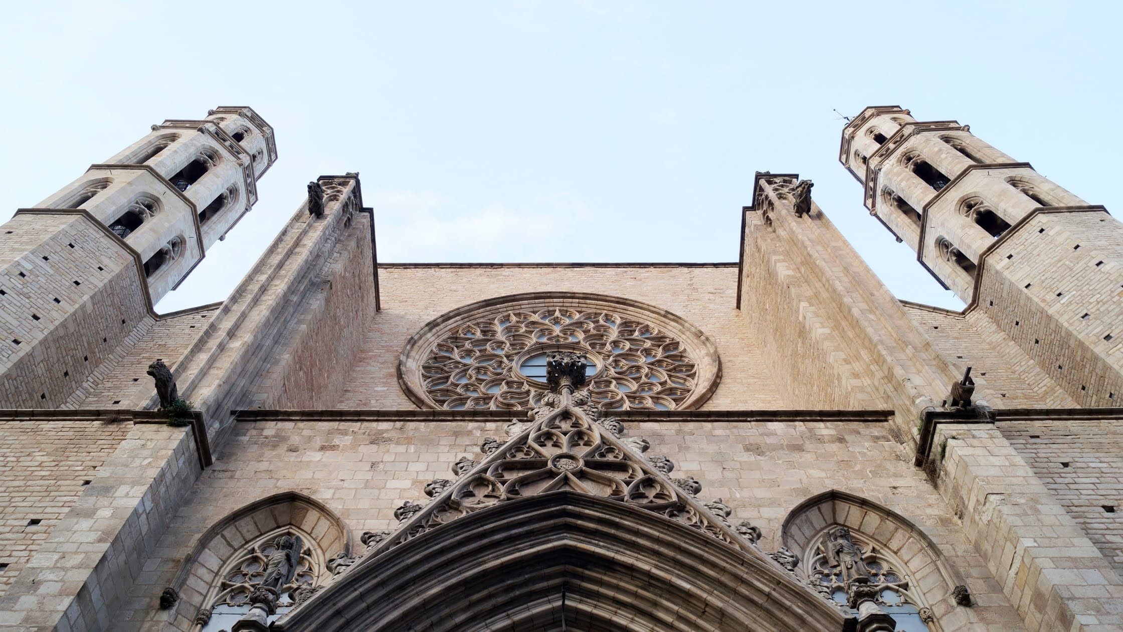 Cultural Walking Tour with Tours For Today in Barcelona