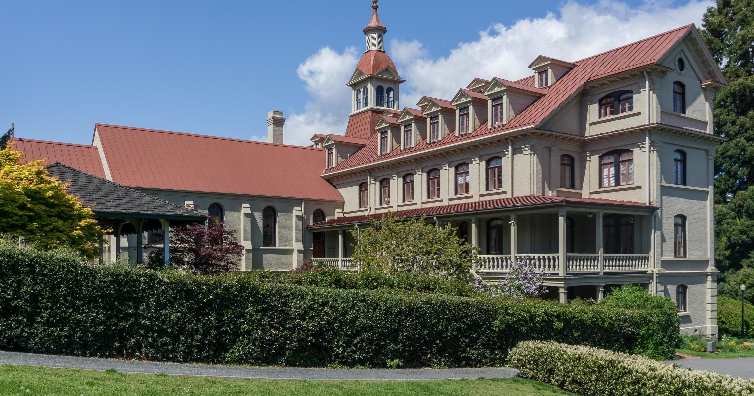 Historical Walk & Haunted Tales in Victoria with Ghostly Walks