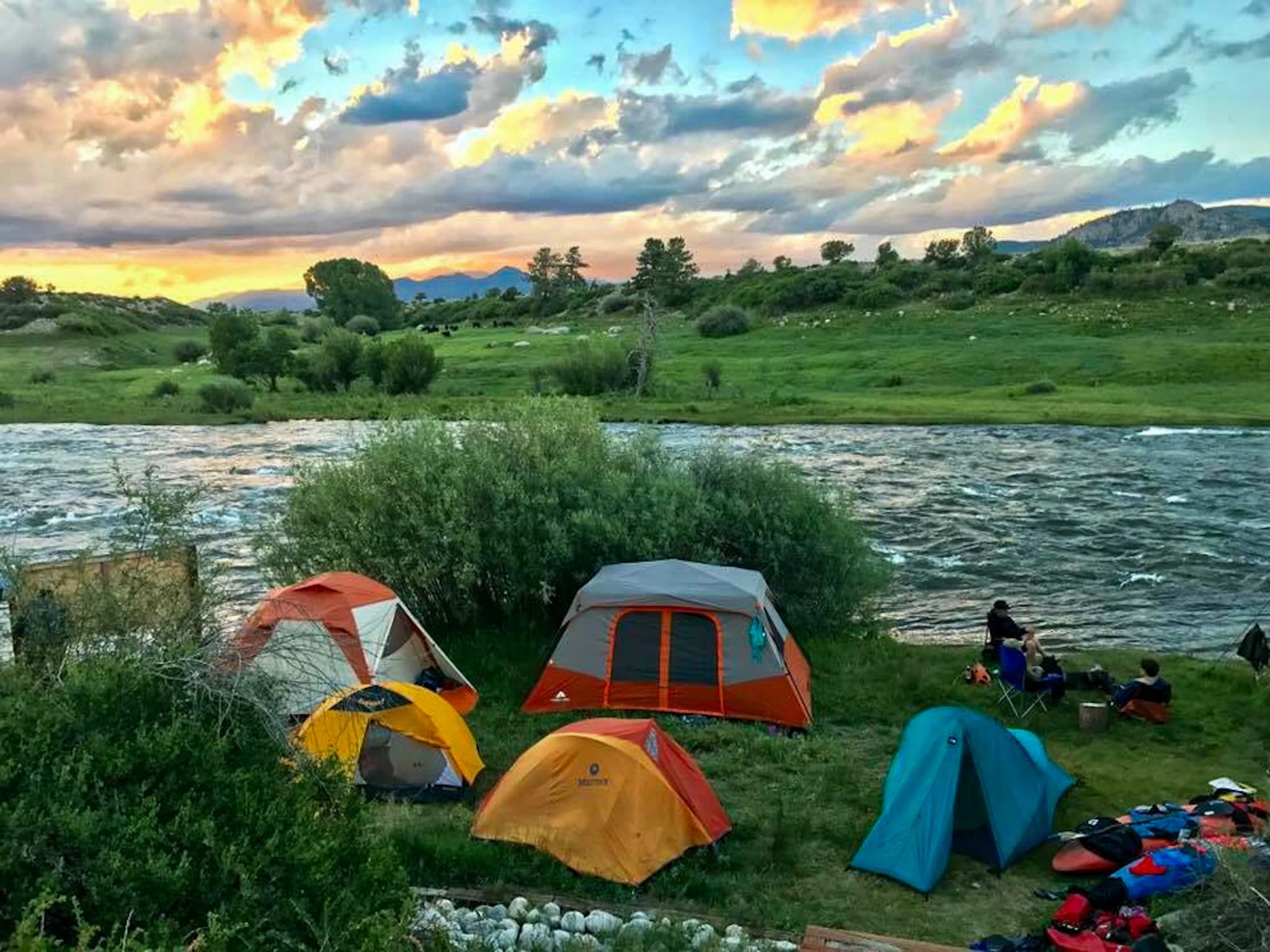 Primitive Riverside Camping for Groups near Buena Vista