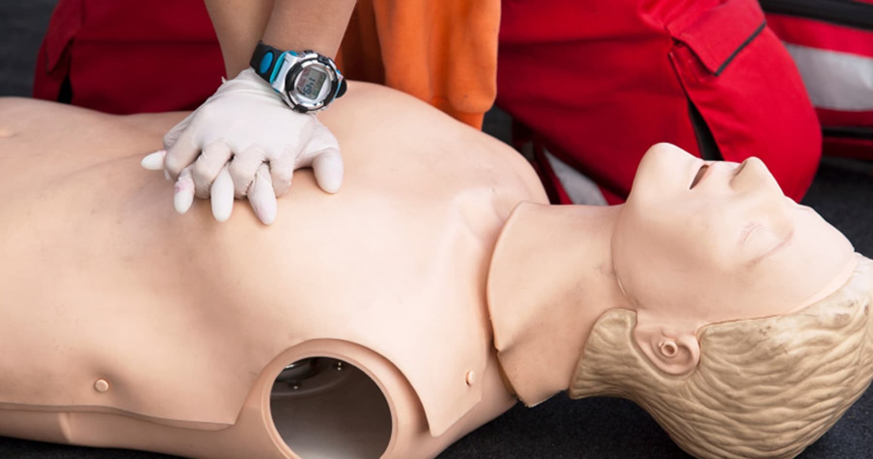 Life-Saving Skills in Playa del Carmen: EFR CPR & First Aid Course Near the Mesoamerican Reef photo 3