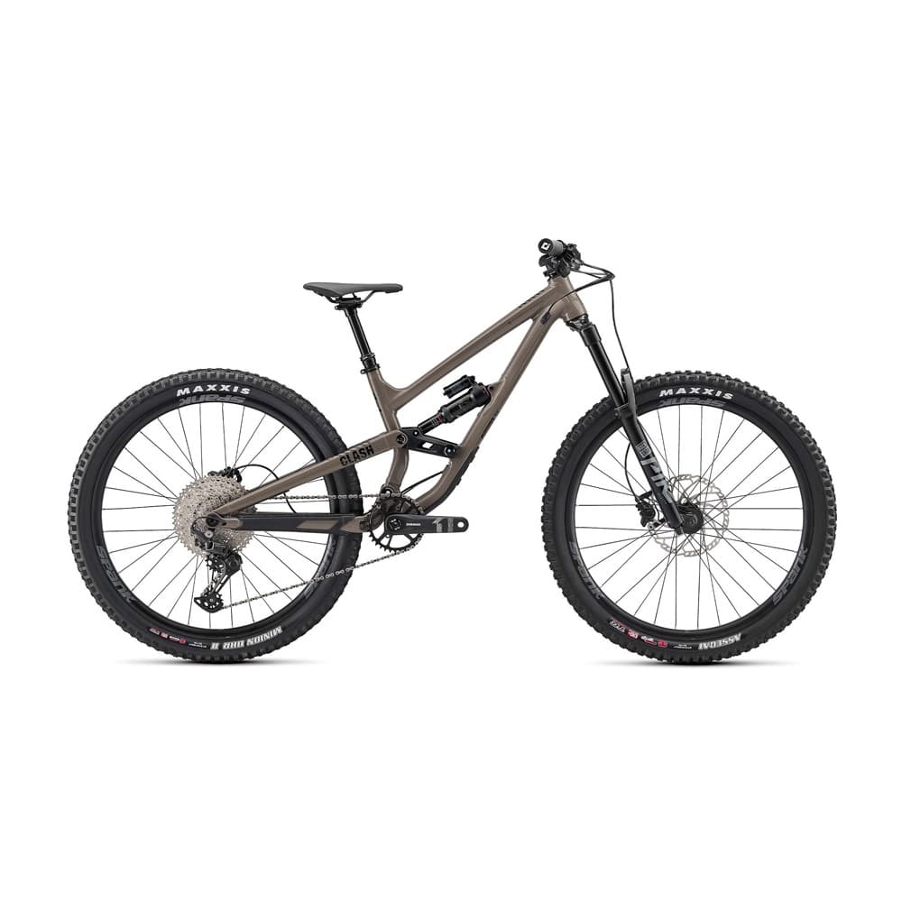 Youth Downhill Biking with Åre Skidsport's Commencal Clash JR