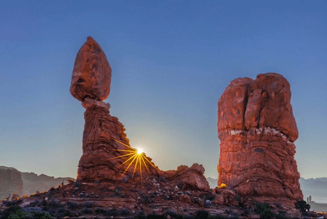 Morning Arches or Canyonlands Tour by Moab Luxury Tours