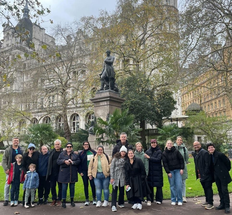Two-Hour Royal London Walk: Buckingham Palace, Horse Guards & Thames Views photo 1