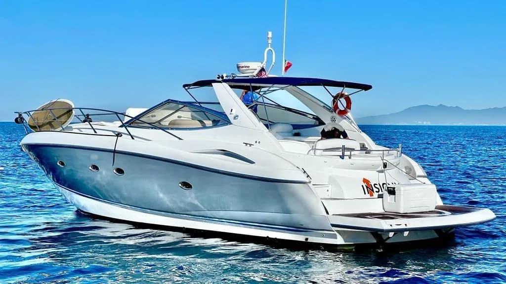 Yacht Charter with Estigo Tours: Cruise the Open Waters