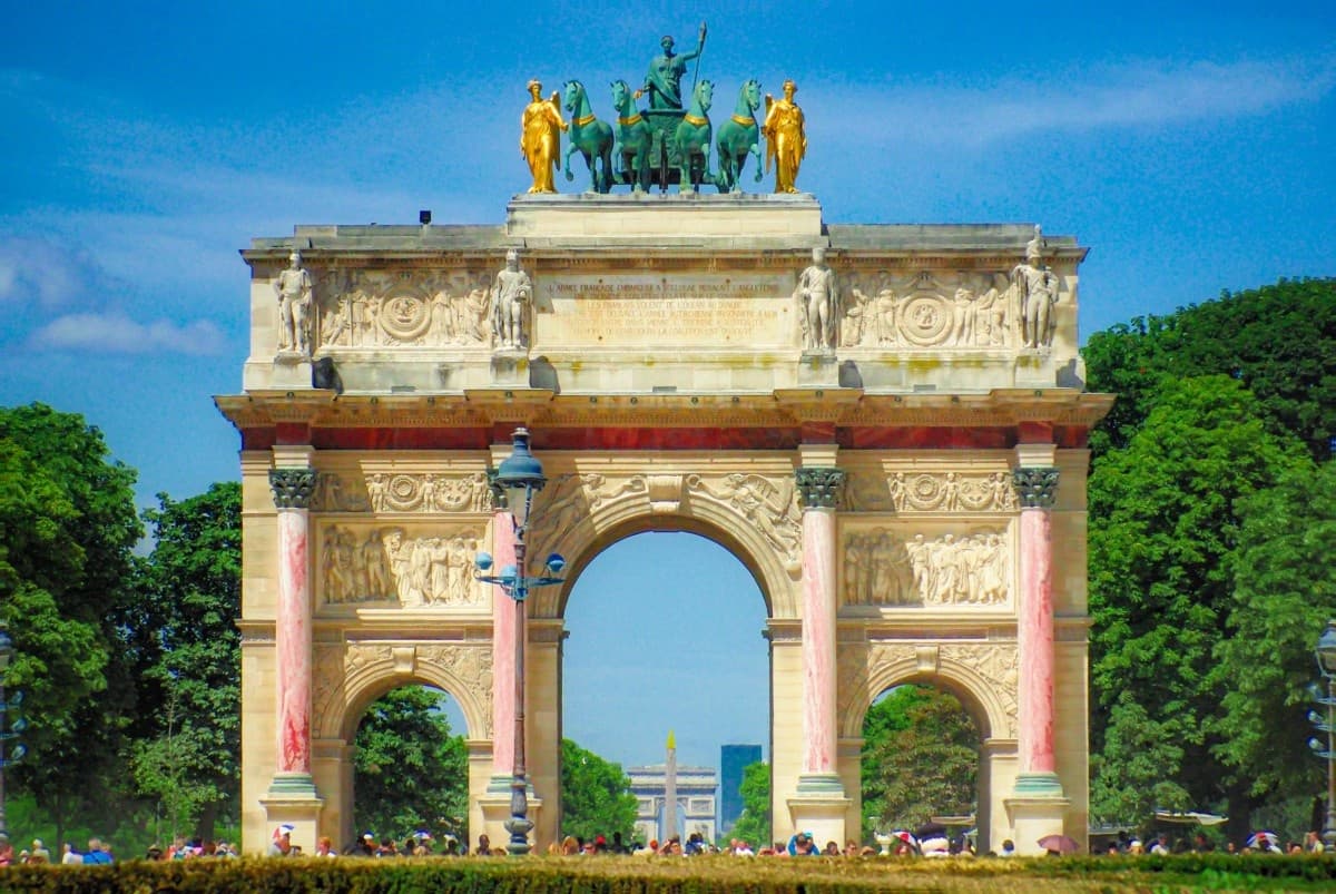 Seine River Boat Cruise & Paris Landmarks Tour