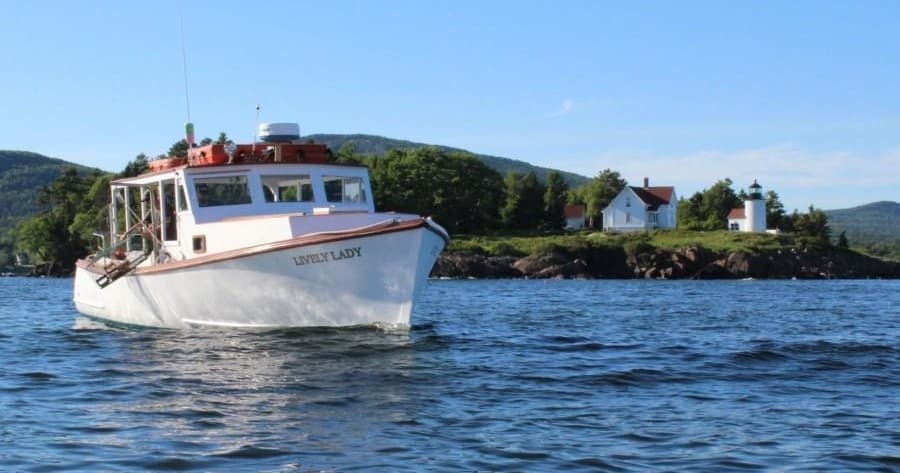 Morning Lobster Haul with Camden Harbor Cruises in Maine