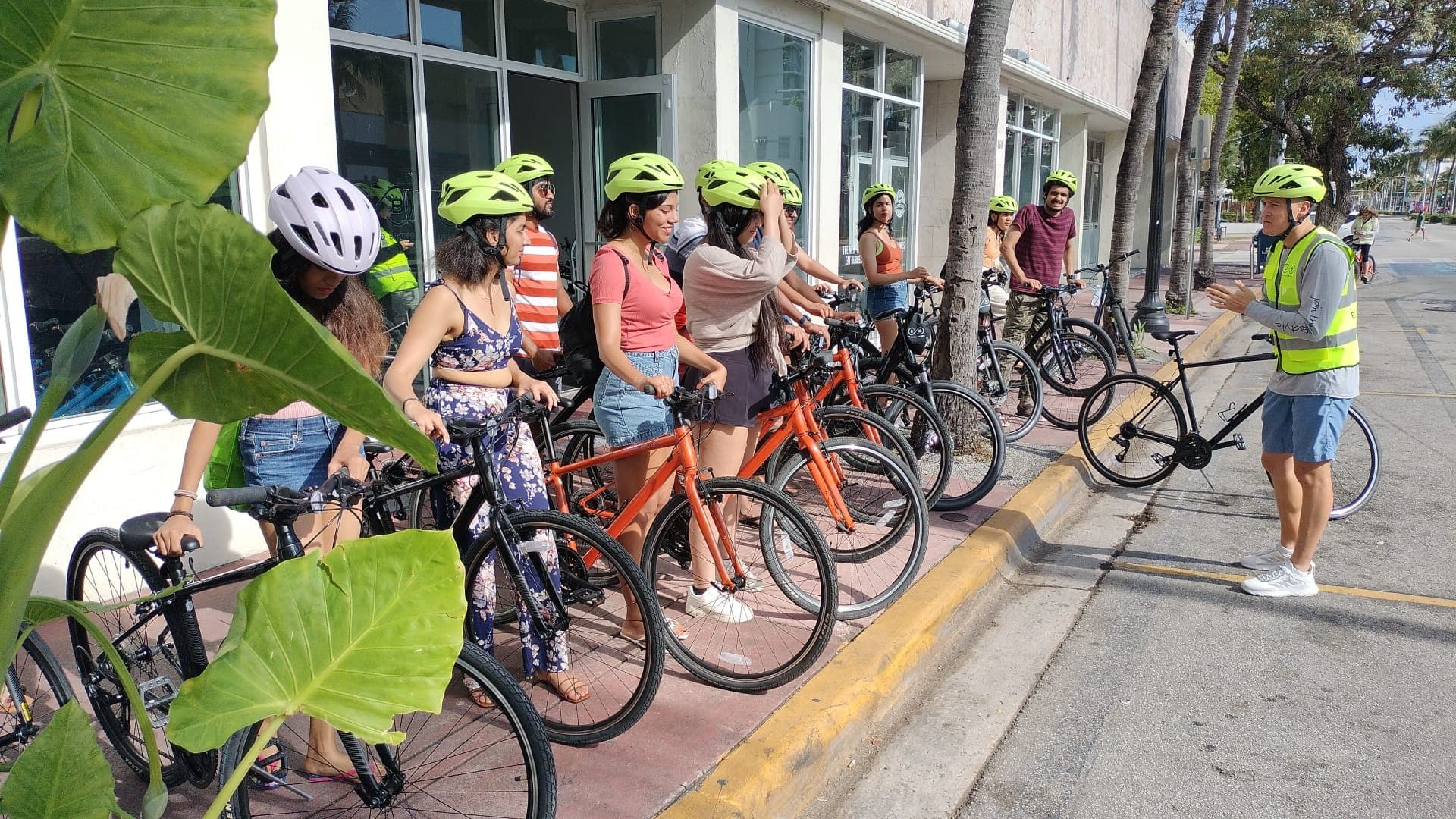 Miami Beach Highlights Bike Tour: Explore Art Deco & History