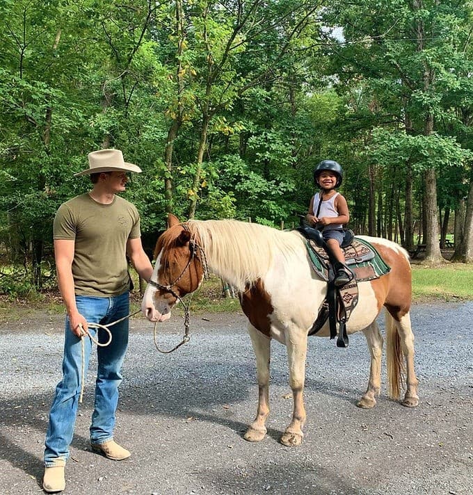 Hand-Led Pony Ride in Shenandoah: Fort Valley Family Ride for Ages 6 and Under