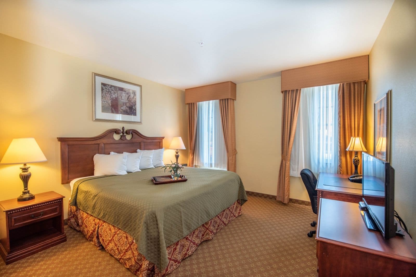 Historic Natchez City Stay with Grand Hotel
