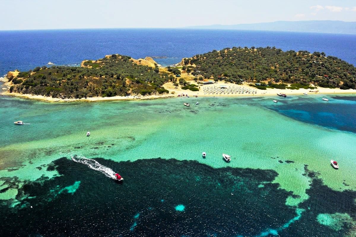 Boat Tours in Ouranoupoli with Rent a Boat Lampou
