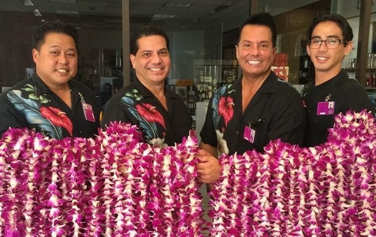 Hawaiian Culture & Hospitality - Airport Lei Greeting at Kona