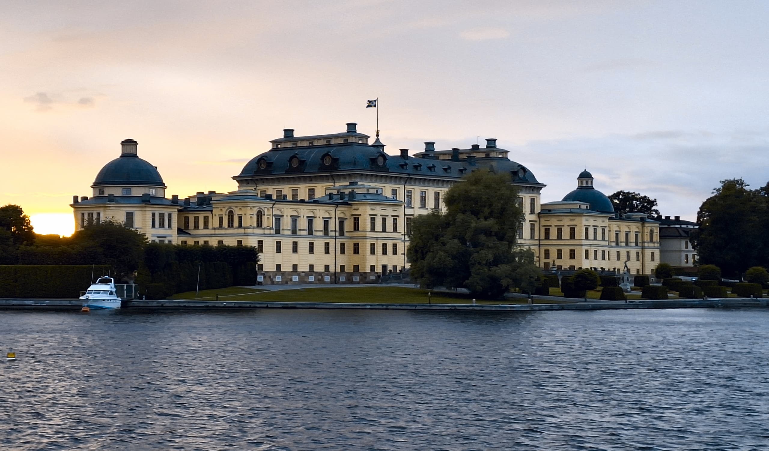 Inside Drottningholm: Two-Hour Guided Tour of Sweden's UNESCO Palace