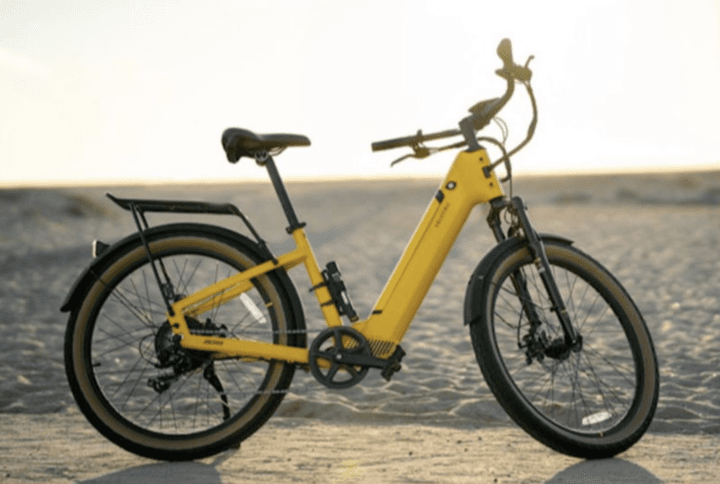 Hamptons High-Speed E-Bike Rental: Velotric Discover 1 in Amagansett